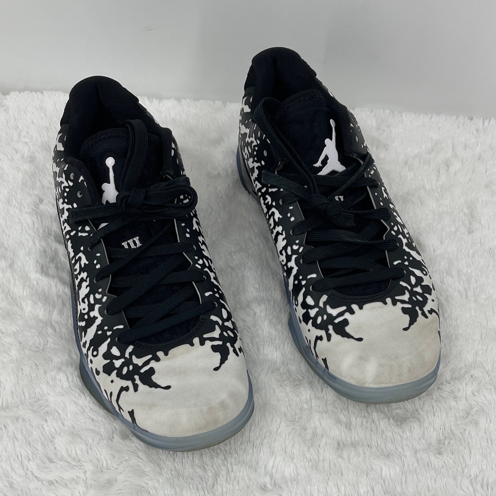 Nike JORDAN ZION 3 Black and White Athletic Shoes YOUTH SIZE 6